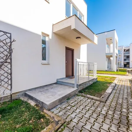 Apartment Coastal Haven Talea By Pikhost Tale