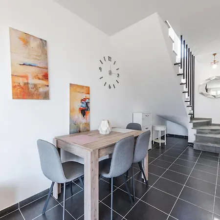 Coastal Haven Talea By Pikhost Apartamento *