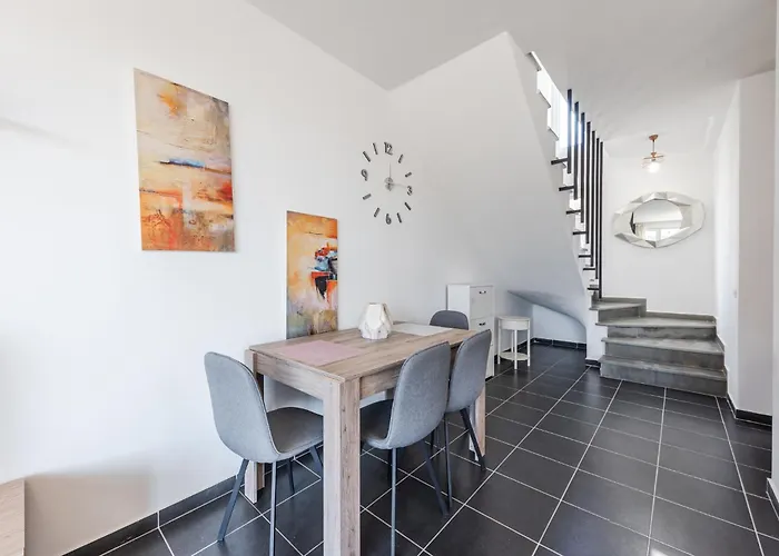 Coastal Haven Talea By Pikhost דירה *