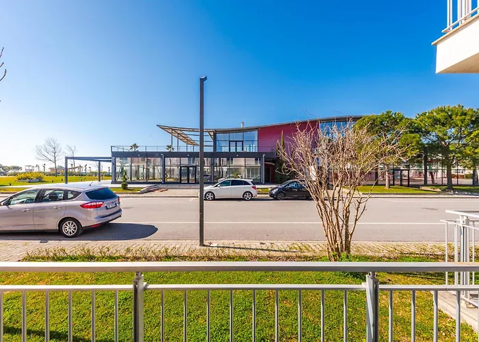 Coastal Haven Talea By Pikhost דירה